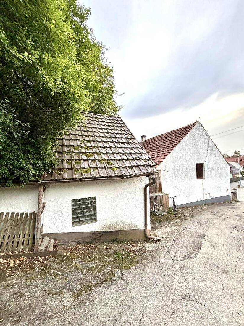 Einmalige Gelegenheit in Aichach-Griesbeckerzell – Freistehendes Einfamilienhaus mit viel Potenzial, 86551 Aichach