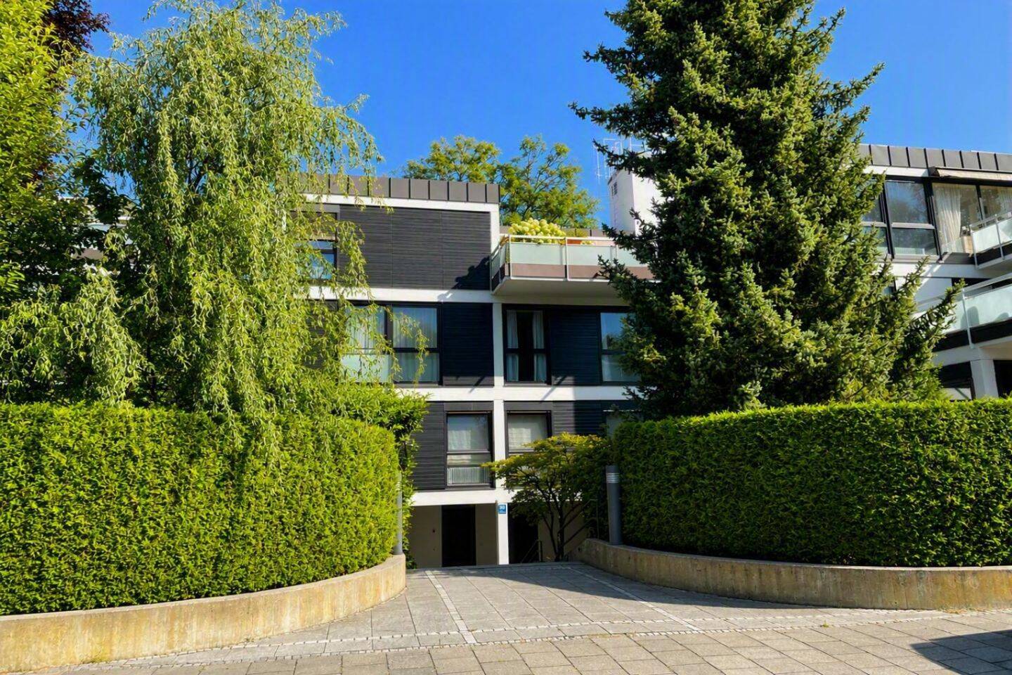 Großzügige 4- bis 5-Zimmer-Erdgeschosswohnung mit Gartenzugang im Herzogpark – München/Bogenhausen, 81925 München (Bogenhausen)