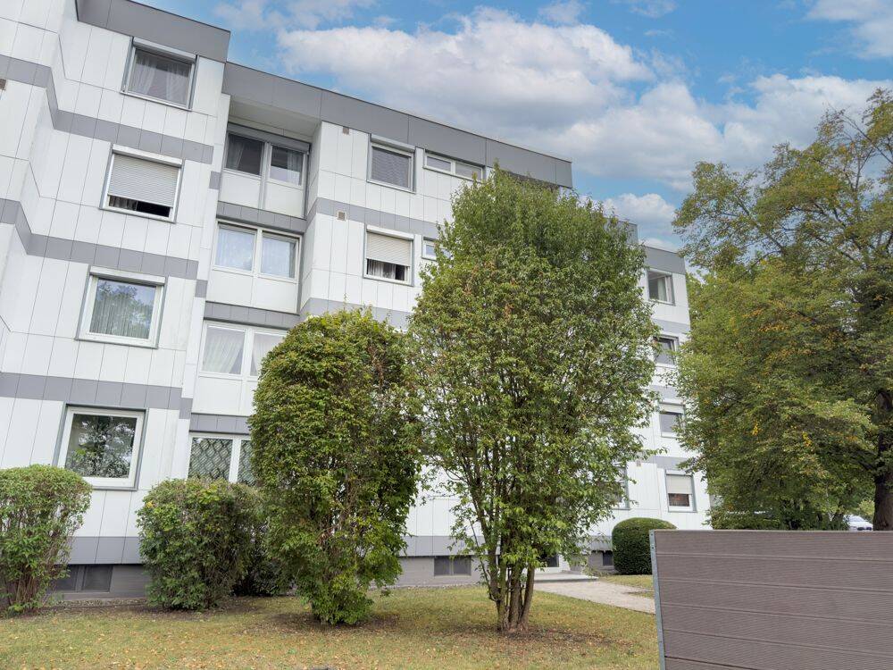 Großzügiges Wohnen für die ganze Familie – 4 Zimmer, hochwertige Küche, Balkon & Stellplatz, 96450 Coburg
