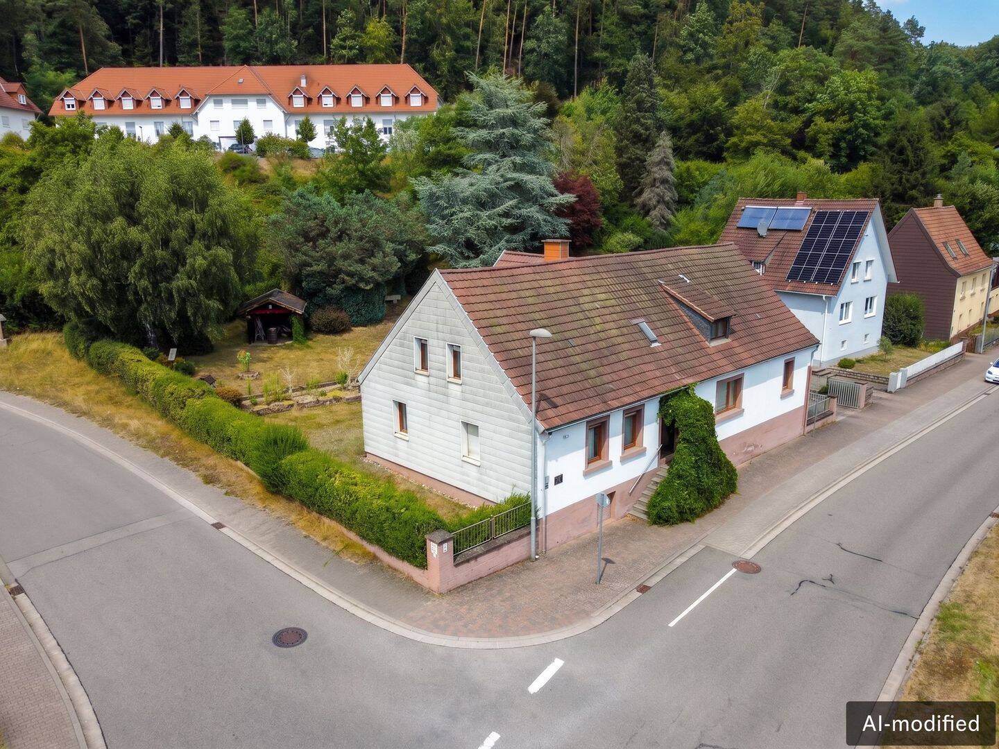 Einfamilienhaus mit attraktiver Entwicklungsperspektive und Baupotenzial!, 76846 Hauenstein