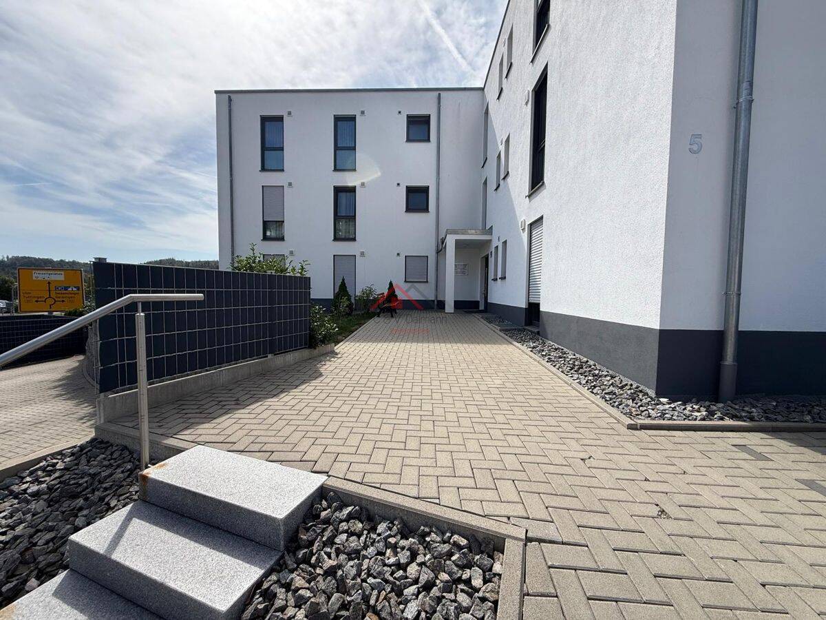 MODERN MIETEN – 3-ZIMMER-WOHNUNG MIT BALKON & TIEFGARAGE in Immendingen-Zimmern, 78194 Immendingen