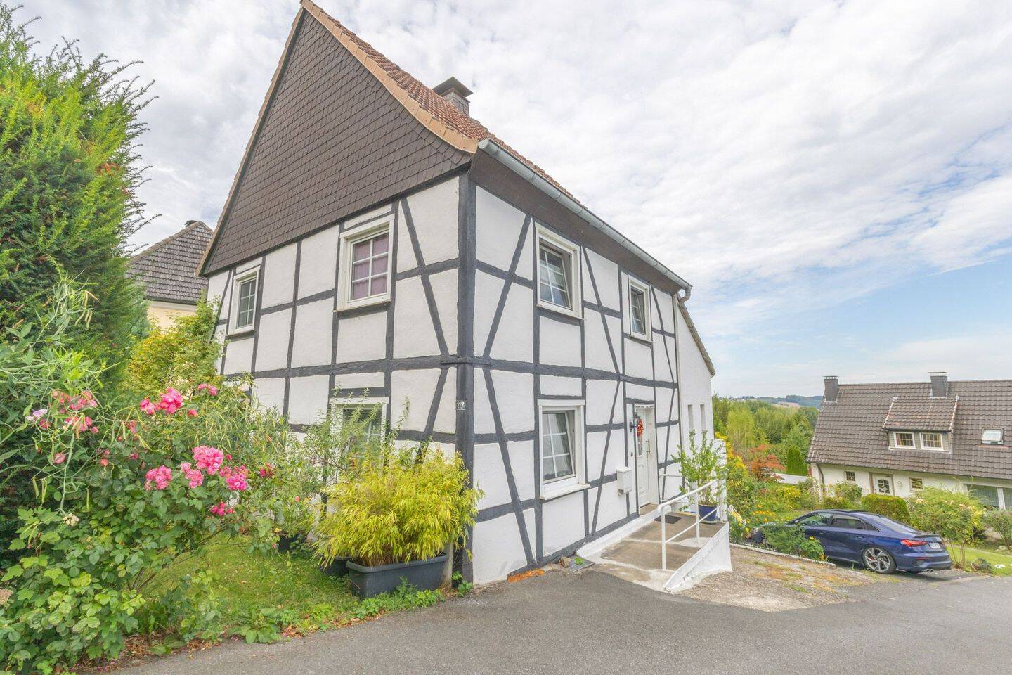 Menden Schwitten – Uriges Fachwerkhaus mit Dachterrasse und Garage, 58708 Menden (Sauerland)