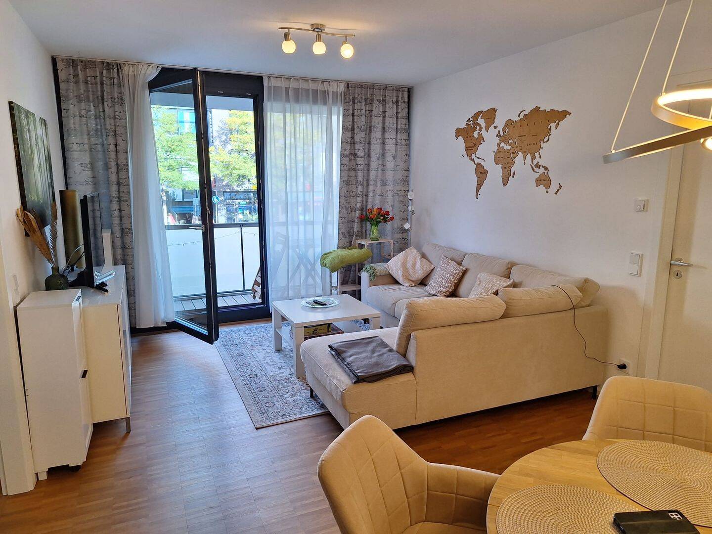Vollmöblierte 3-Zimmer Wohnung inkl. 2 Stellplätzen, 80992 München (Moosach Neuhausen-Nymphenburg Pasing-Obermenzing)