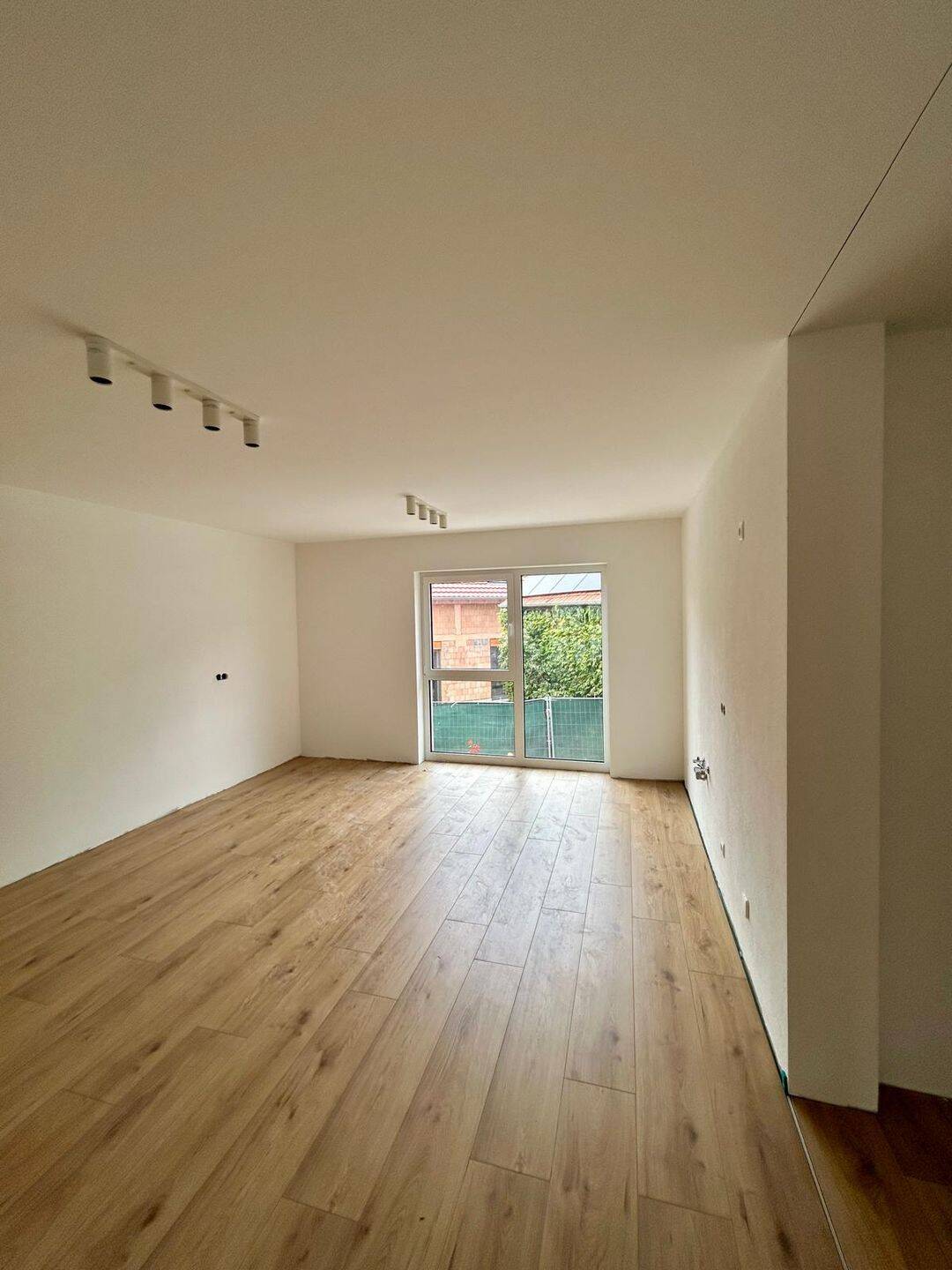 Erstbezug I Neubau I 3 Zimmer I 1. OG I EBK I Wallbox, 97288 Theilheim