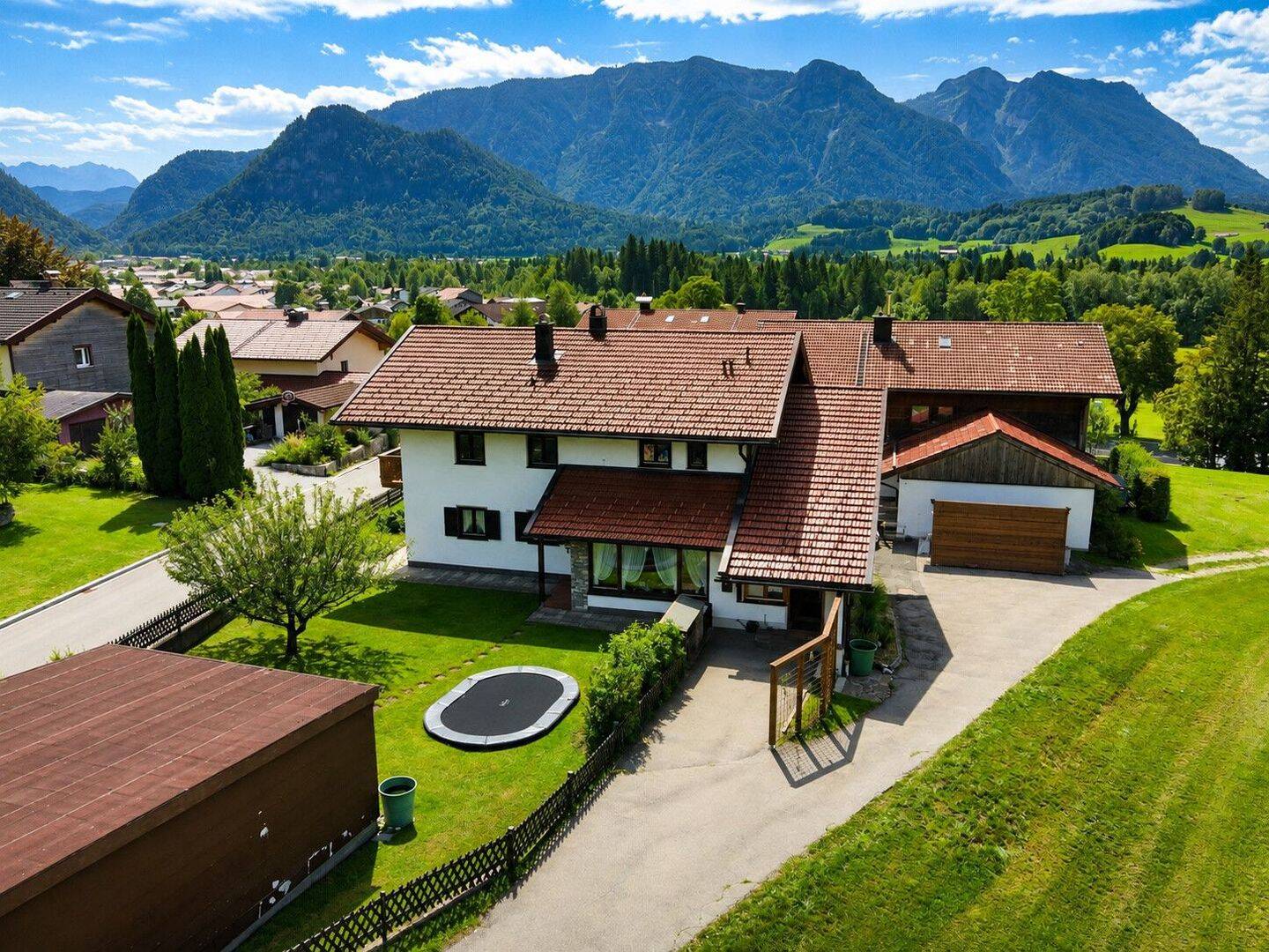 Sonnige 4-Zimmer Wohnung in Top-Lage von Inzell mit Gartenmitbenutzung, 83334 Inzell