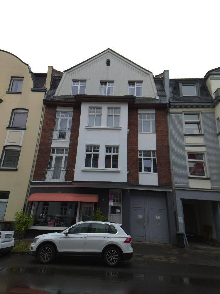 Schöne 3-Zimmer-DG-Wohnung mit zusätzlichem Dachspeicher, 40545 Düsseldorf (Oberkassel)