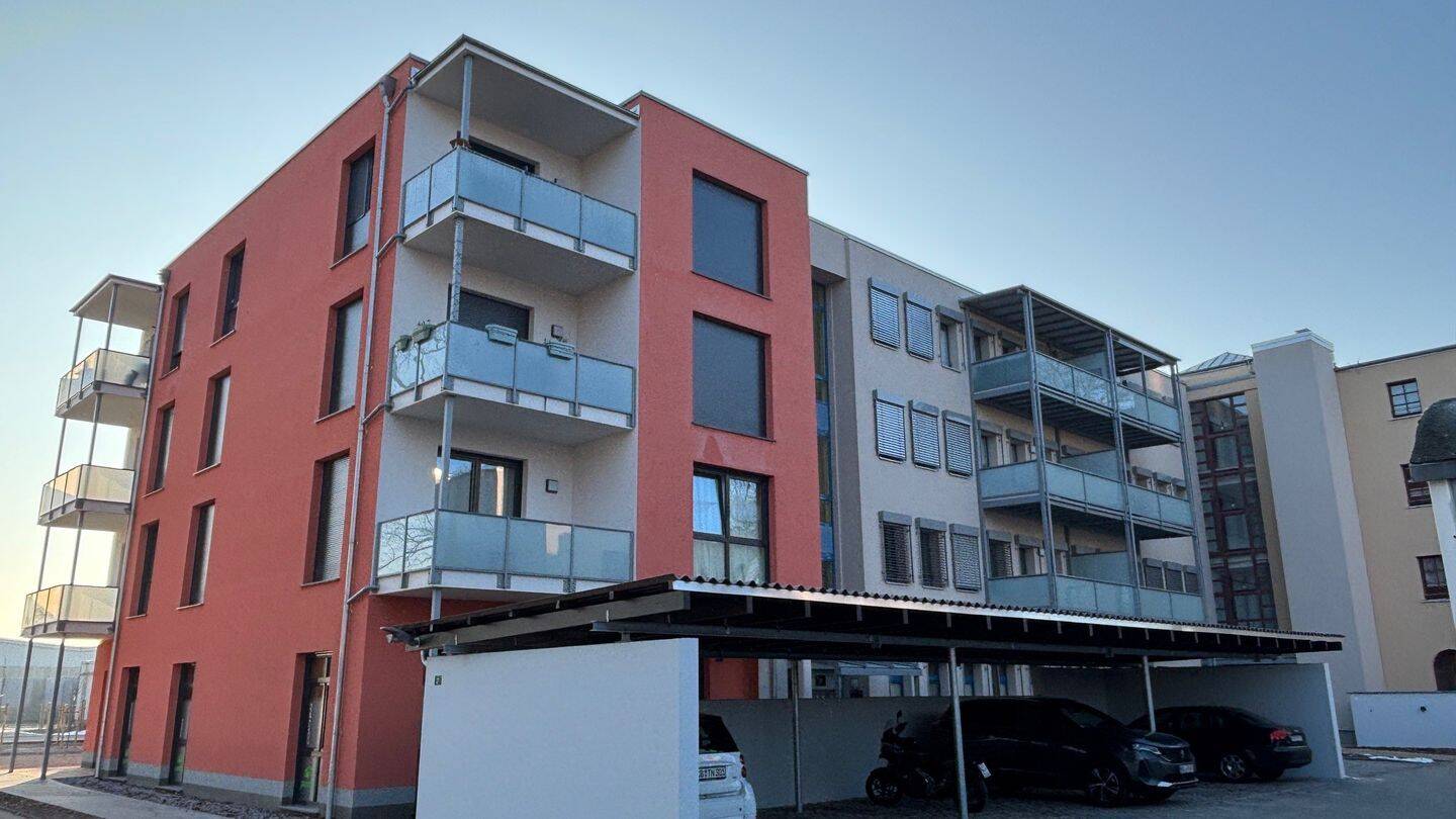 Moderne 2-Raum-Wohnung mit großem Balkon und Einbauküche – ruhig im Grünen gelegen, 3050 Cottbus (Madlow Sachsendorf Spremberger Vorstadt)