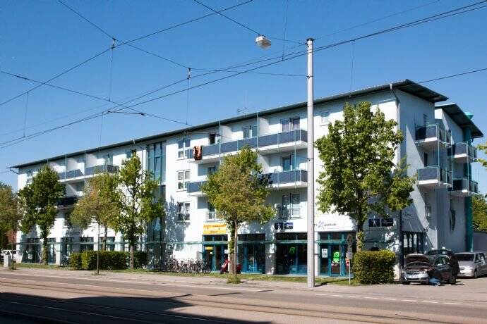 Schönes 1-Zimmer Apartment in Augsburg Nord mit TG Stellplatz, Kellerabteil, Balkon, Küchenzeile 3min zur Tram, 2min zur A8, 86154 Augsburg (Oberhausen)