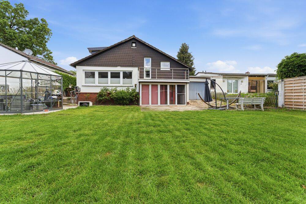 Großzügiges Ein-Zweifamilienhaus mit Garten in Horn., 28357 Bremen (Blockland Borgfeld Lehesterdeich)