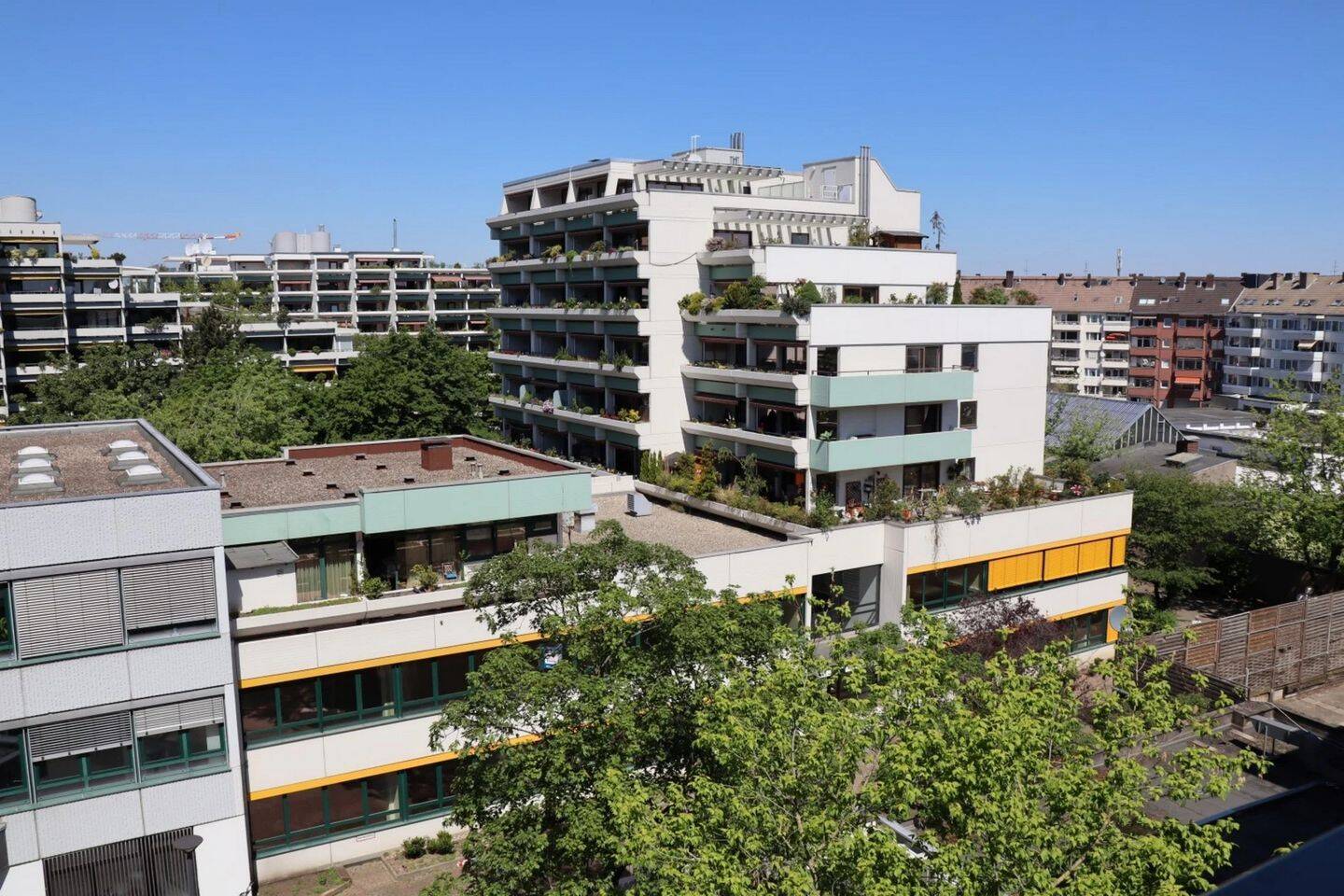 Düsseldorf Derendorf – Moderne 2 Zimmer WHNG mit sehr großer Dachterasse und Balkon, 40476 Düsseldorf (Derendorf Golzheim Pempelfort)
