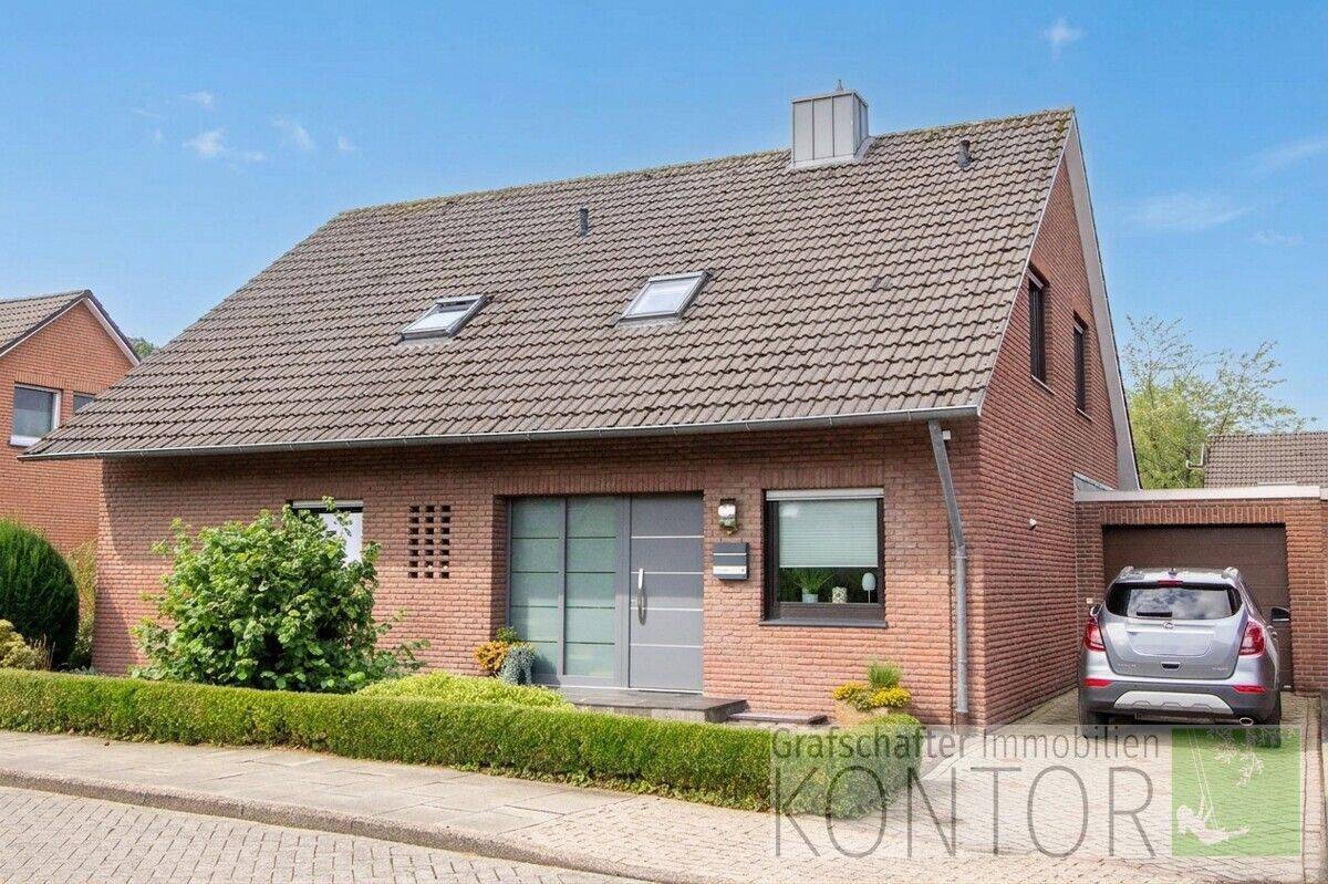 Schönes Ein-/Zweifamilienhaus in familienfreundlicher und sehr ruhiger Lage von Bookholt, 48527 Nordhorn