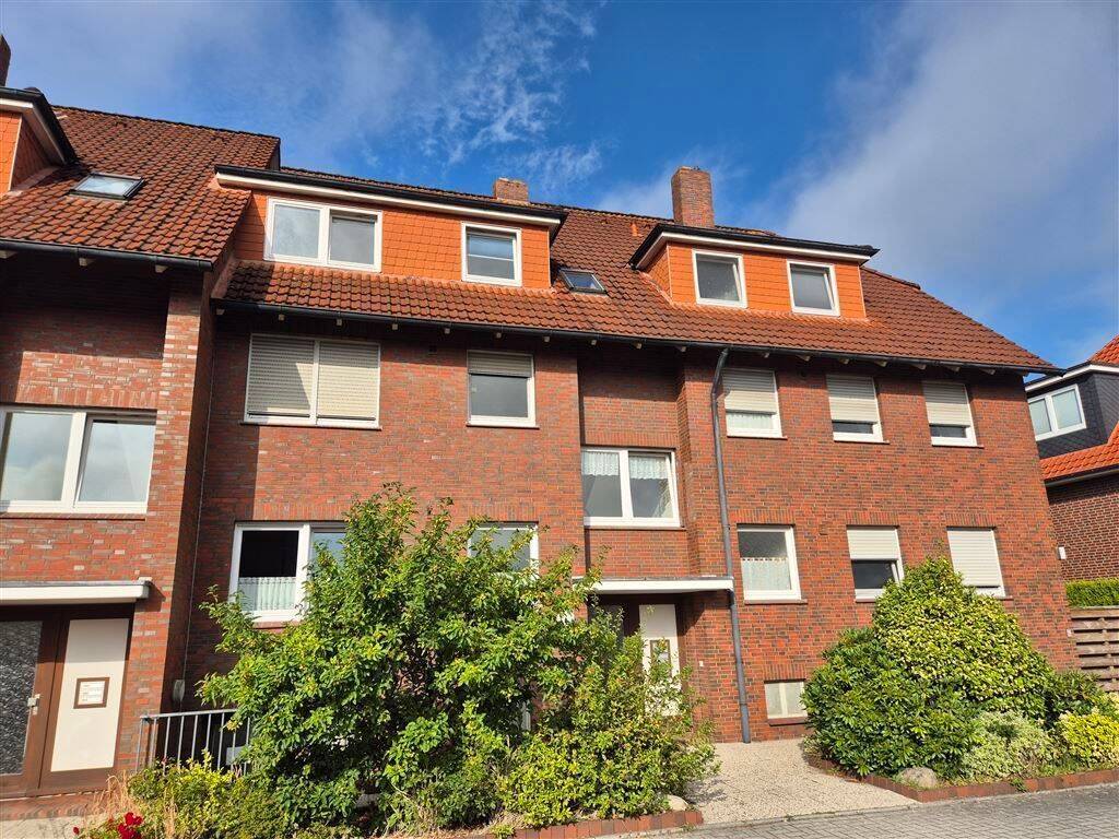 Bezugsfreie Dachgeschosswohnung in ruhiger und zentraler Wohnlage, 26441 Jever