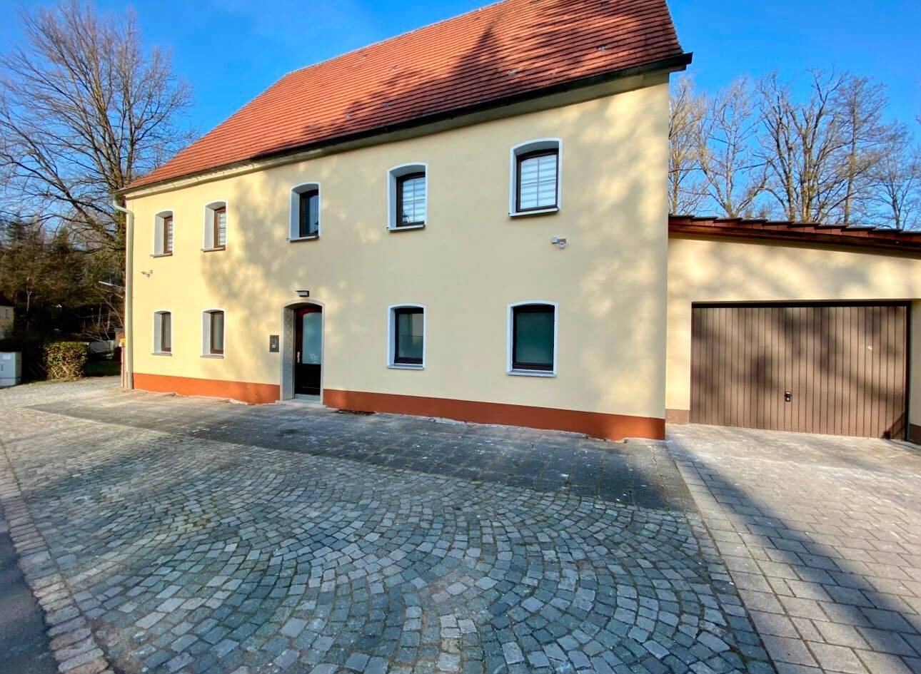 Großzügiges Wohnhaus in zentraler Lage von Simmelsdorf, 91245 Simmelsdorf