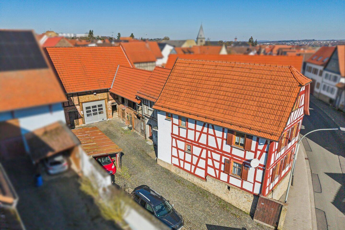 Historischer Fachwerkcharme: Haus mit Hof, großzügiger Scheune + Garten mit eigener Zufahrt, 35510 Butzbach