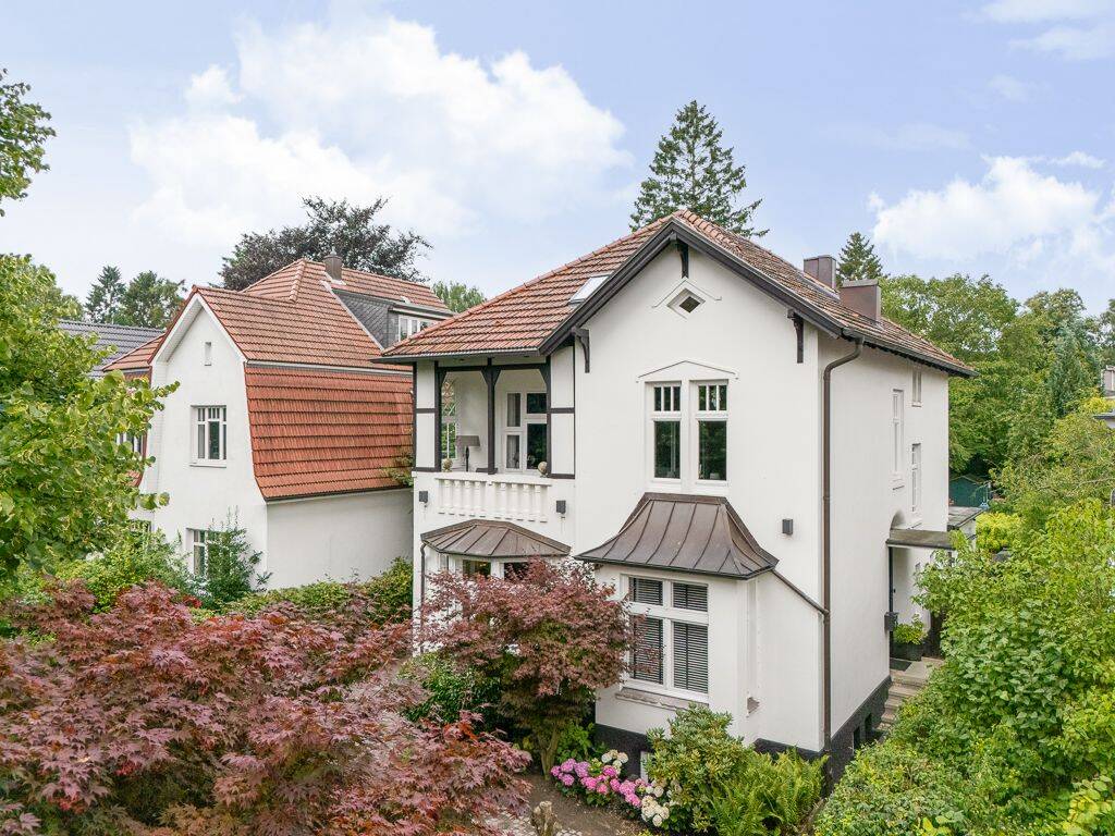 Stilvoll sanierte Jugendstilvilla mit historischem Charme in familienfreundlicher Lage in Fuhlsbüttel, 22339 Hamburg (Hamburg-Nord Fuhlsbüttel Hummelsbüttel)