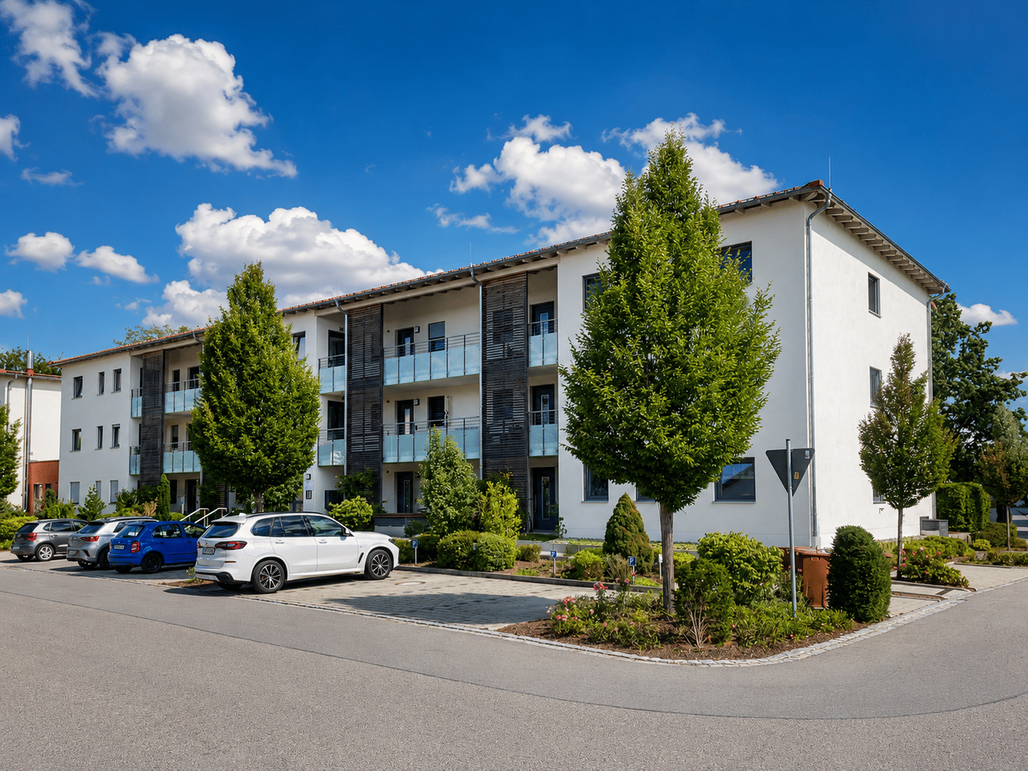 *Betreutes Wohnen* – Moderne 3-Zimmer-Wohnung mit überdachtem Südbalkon und tollem Ausblick, 94330 Aiterhofen