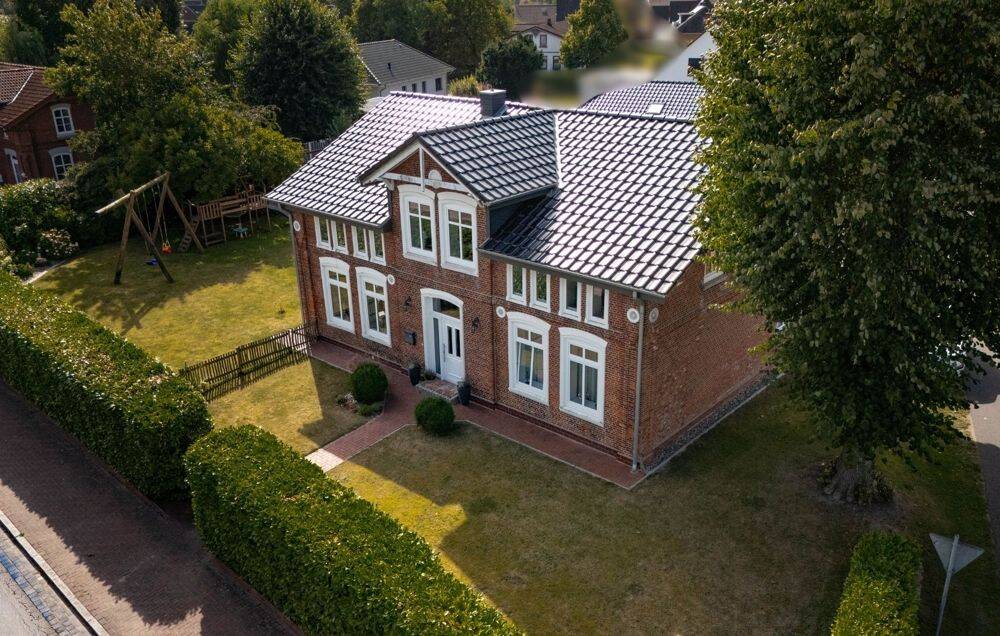 Großzügiges Einfamilienhaus mit stilvollem Wohnkomfort und viel Platz für die ganze Familie in Lehe, 25774 Lehe