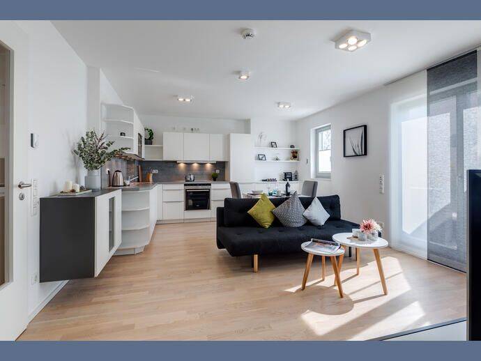 Möbliert: Geschmackvoll möblierte 2-Zimmer Wohnung, 81829 München (Berg am Laim Trudering-Riem)