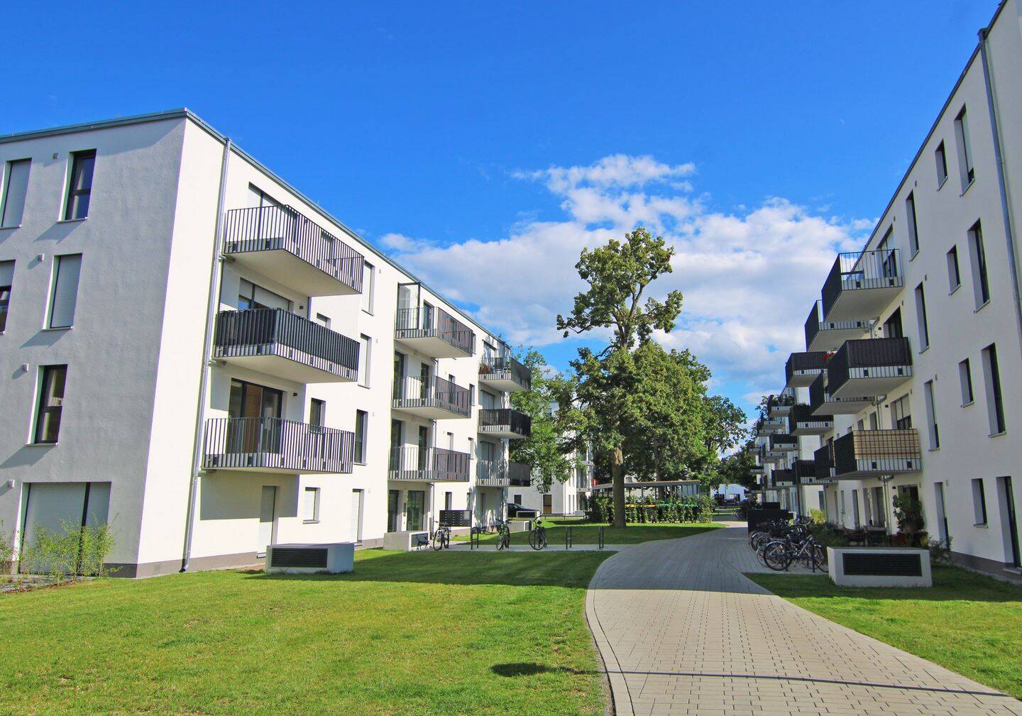 Zum Verlieben! Volle Sonnenseite, hochwertige Komfortwohnung mit EBK, TG/Wallbox – im Erstbezug!, 15711 Königs Wusterhausen