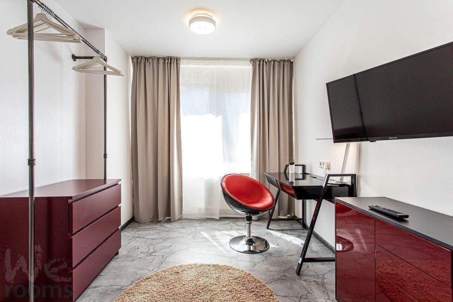 Ab Sofort – modern möbliertes Zimmer in 6er WG – mitten im Bahnhofsviertel, 60329 Frankfurt am Main (Bahnhofsviertel Gallus Gutleutviertel Innenstadt)