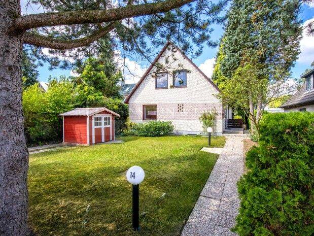 Viel Platz in Haus und Garten! Solides Wohnhaus zur Modernisierung in gefragter Lage von Hamburg – Jenfeld, 22043 Hamburg (Wandsbek Jenfeld Marienthal Tonndorf)