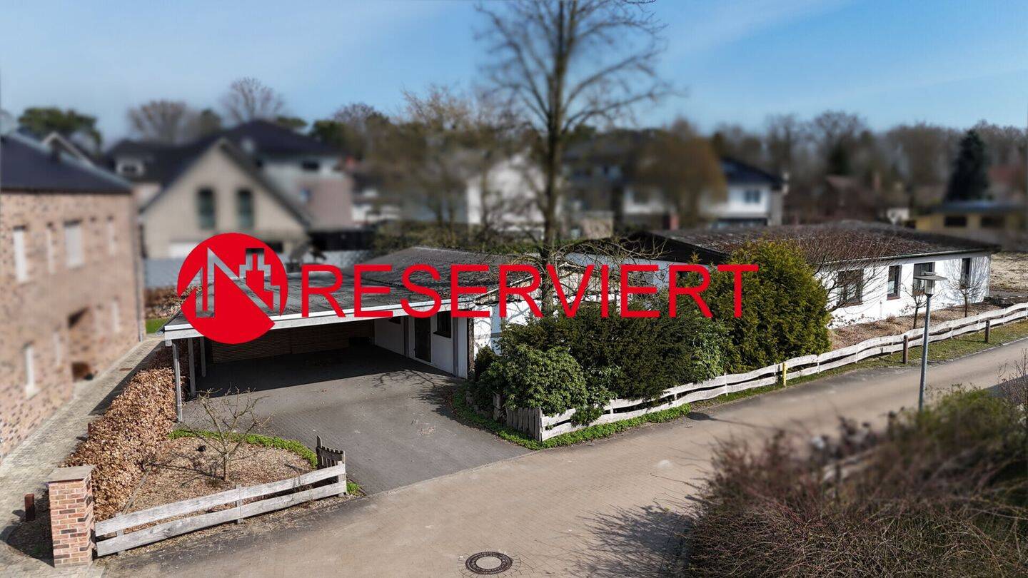 Reserviert: Ebenerdiges Wohnen (6 Zimmer) auf knapp 180 m², großes Nebengebäude und Doppelcarport, 27793 Wildeshausen