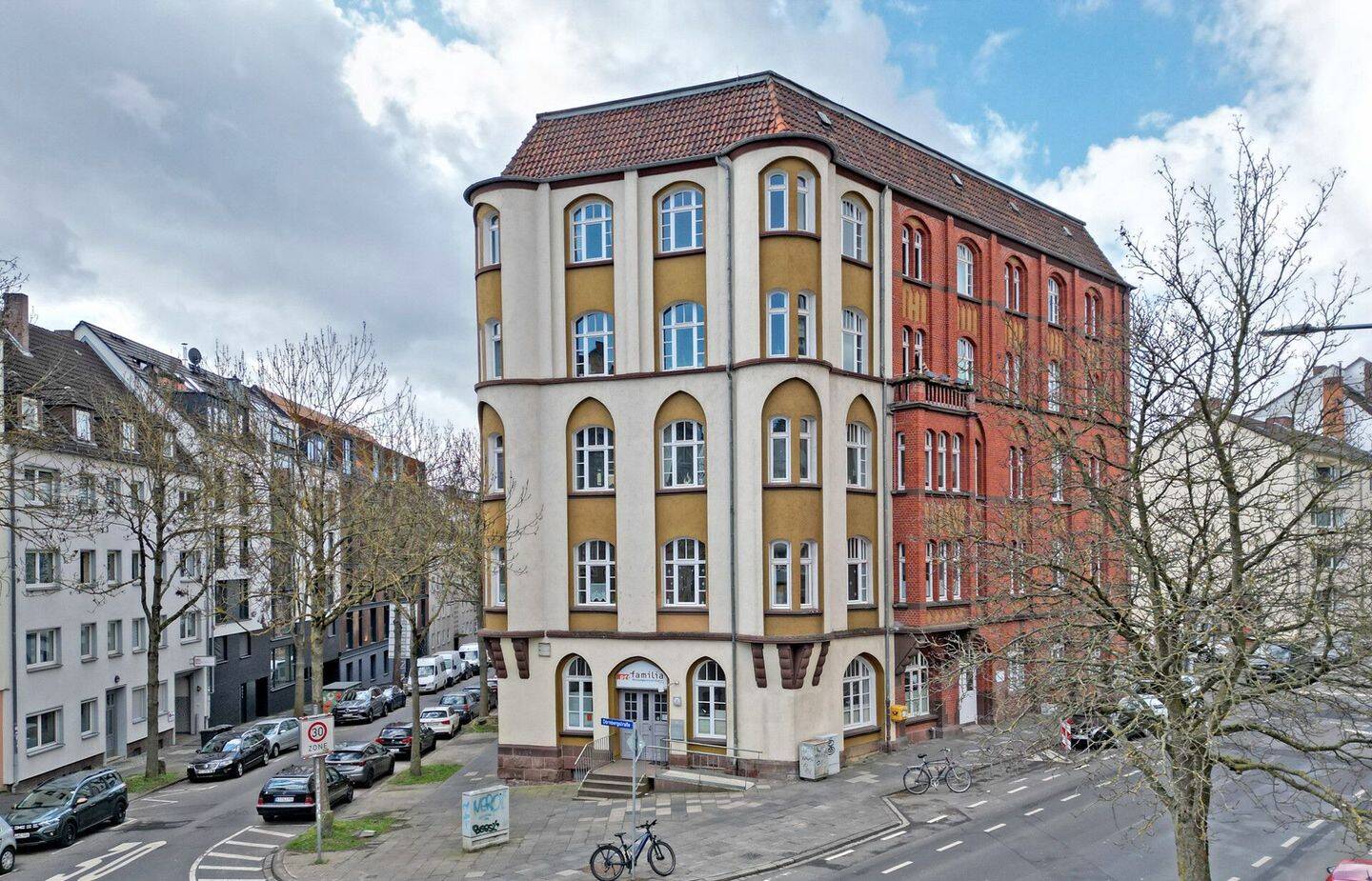 Großzügig und hell: 3-Zimmer-Altbauwohnung im Vorderen Westen, 34119 Kassel (Mitte West)