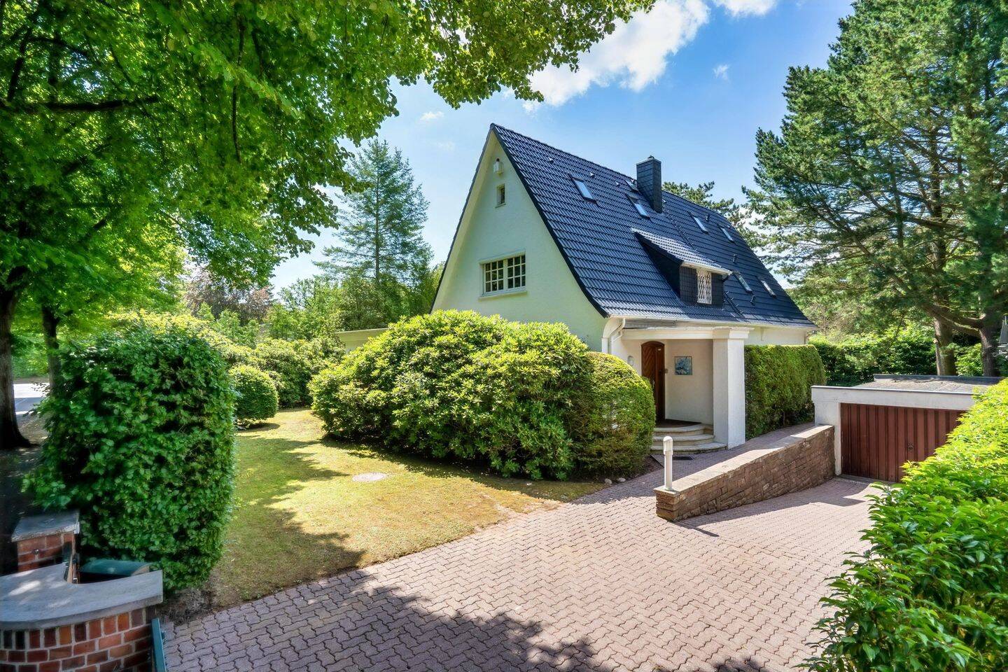 Zeitlose Eleganz in bester Lage von Hamburg-Poppenbüttel, 22391 Hamburg (Wandsbek)