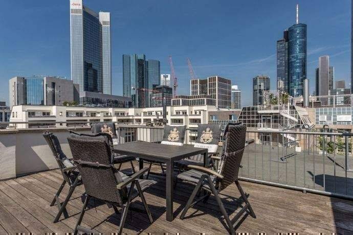 Ab Sofort – möbliertes Zimmer in moderner 6er WG – große Terrasse – mit Skyline Blick, 60329 Frankfurt am Main (Bahnhofsviertel Gallus Gutleutviertel Innenstadt)