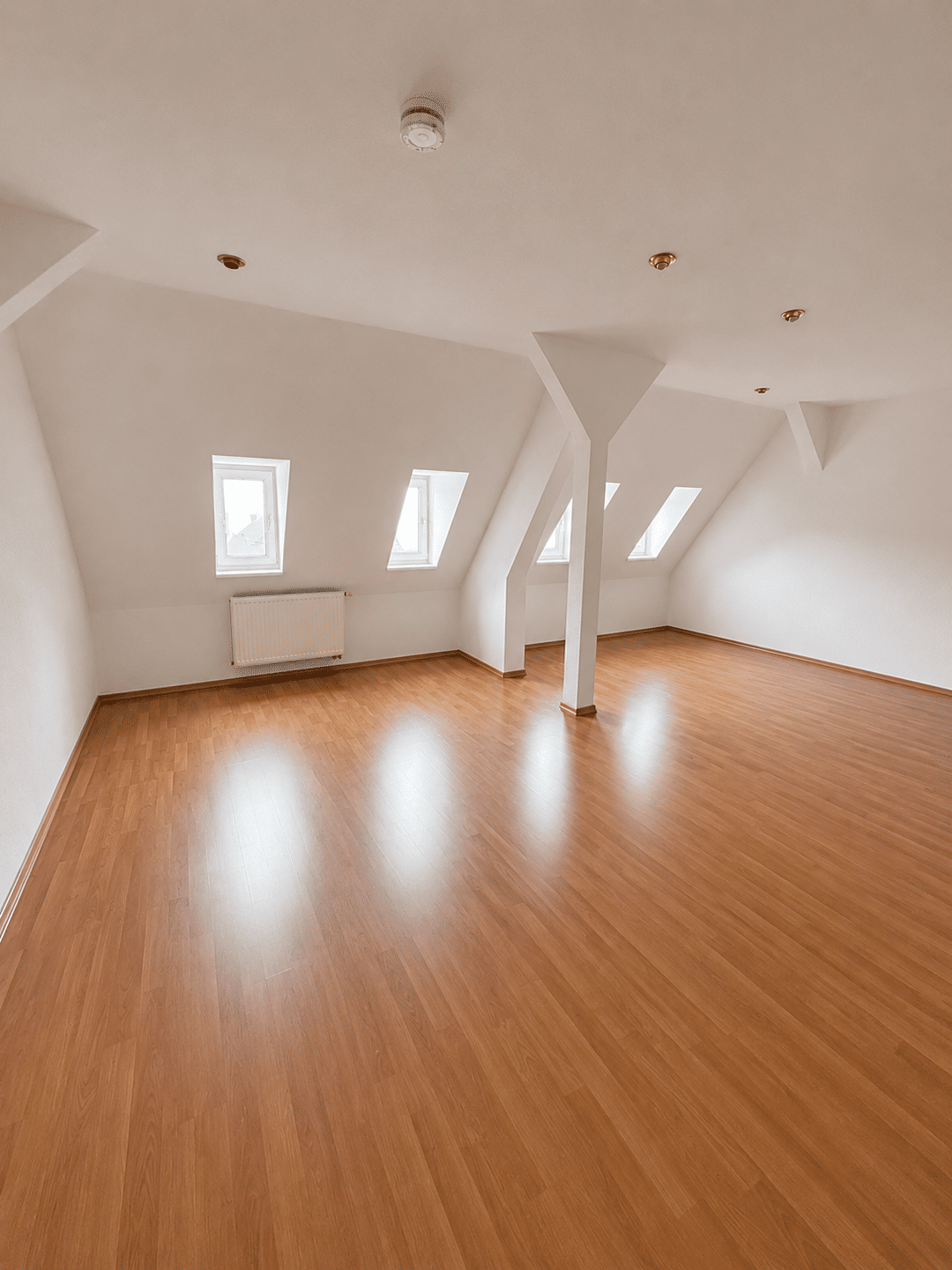 Einbauküche möglich! 90qm 4 Raum Wohnung zu vermieten!, 8280 Aue-Bad Schlema