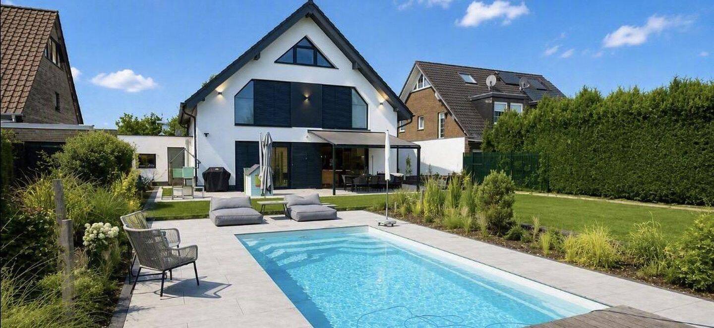 Neubauvilla mit Pool und Luxusausstattung, 41179 Mönchengladbach