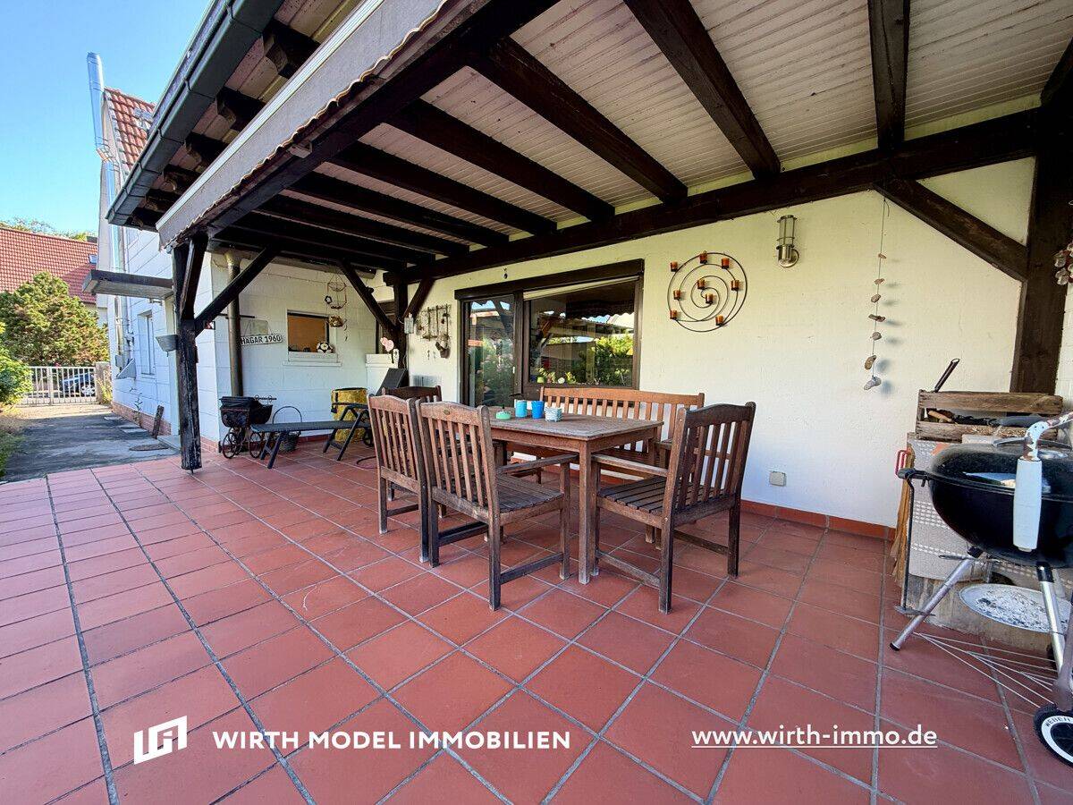 Doppelhaushälfte auf großem Grundstück mit Carport | Gartenstadt-Schweinfurt, 97424 Schweinfurt