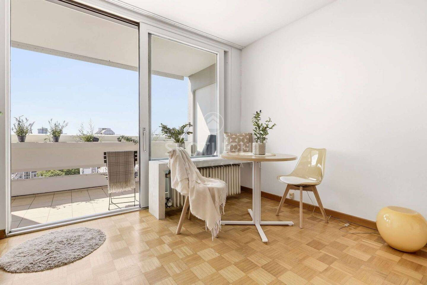 Stilvolles Apartment mit Weitblick am Arabellapark (U4), 81925 München (Bogenhausen)