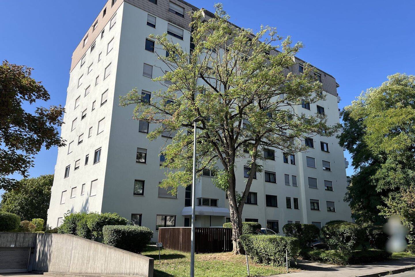 Freie 3-Zimmer-Eigentumswohnung mit Balkon und TG-Stellplatz, 70567 Stuttgart (Möhringen)