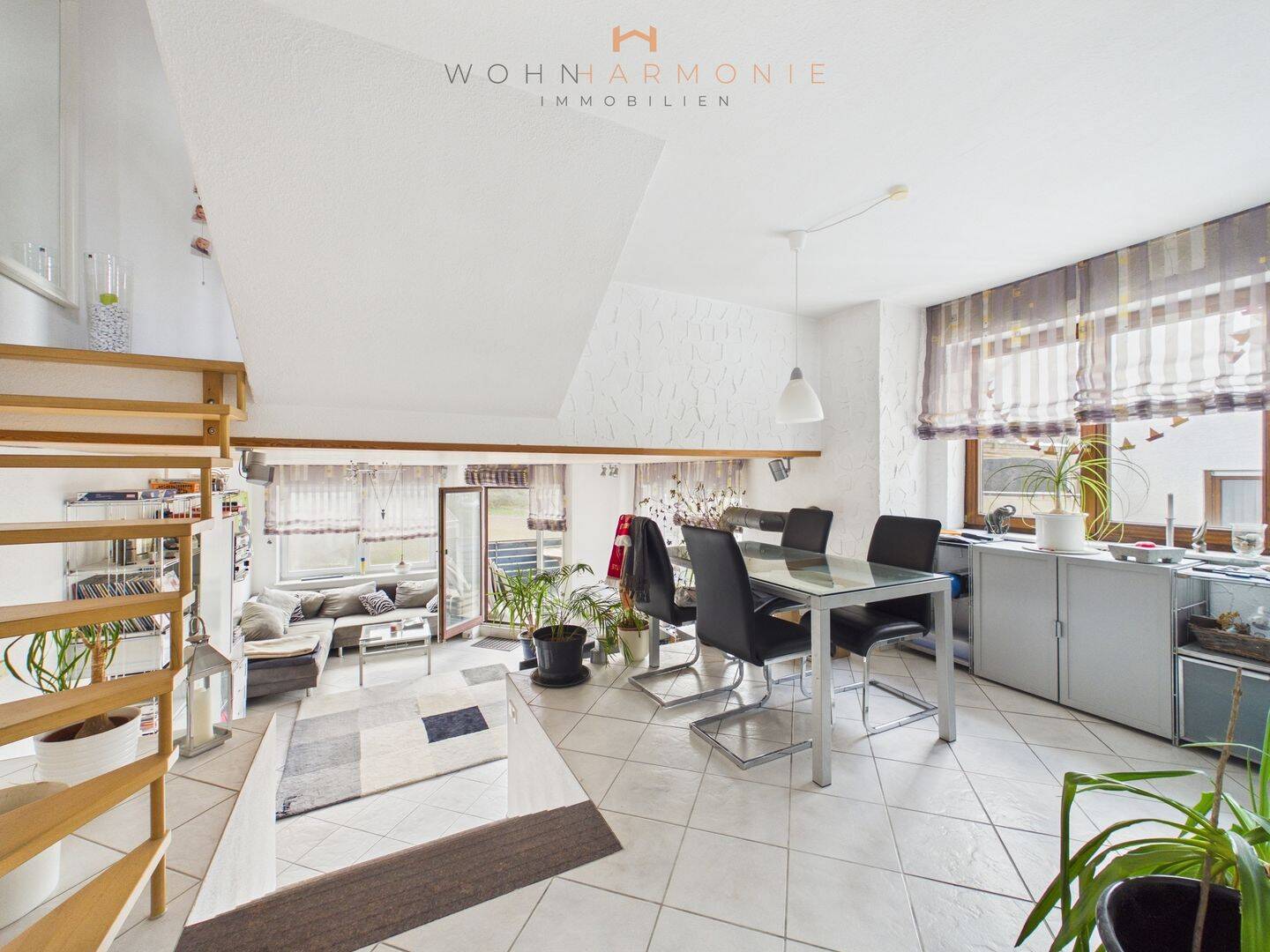 helle 3,5-Zimmer-Wohnung auf drei Ebenen, 71287 Weissach