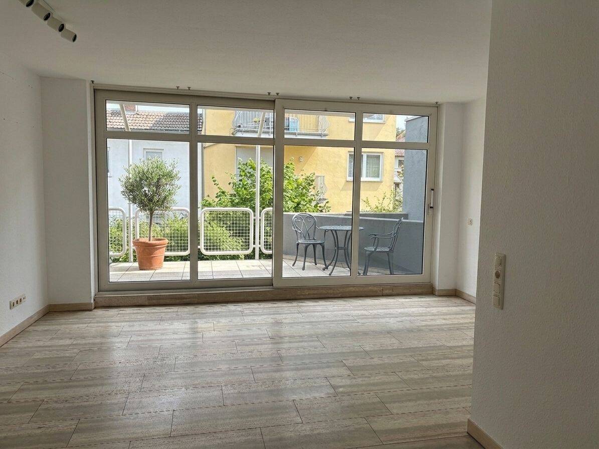 2-Zimmer Wohnung mit Küche und Balkon, 50321 Brühl