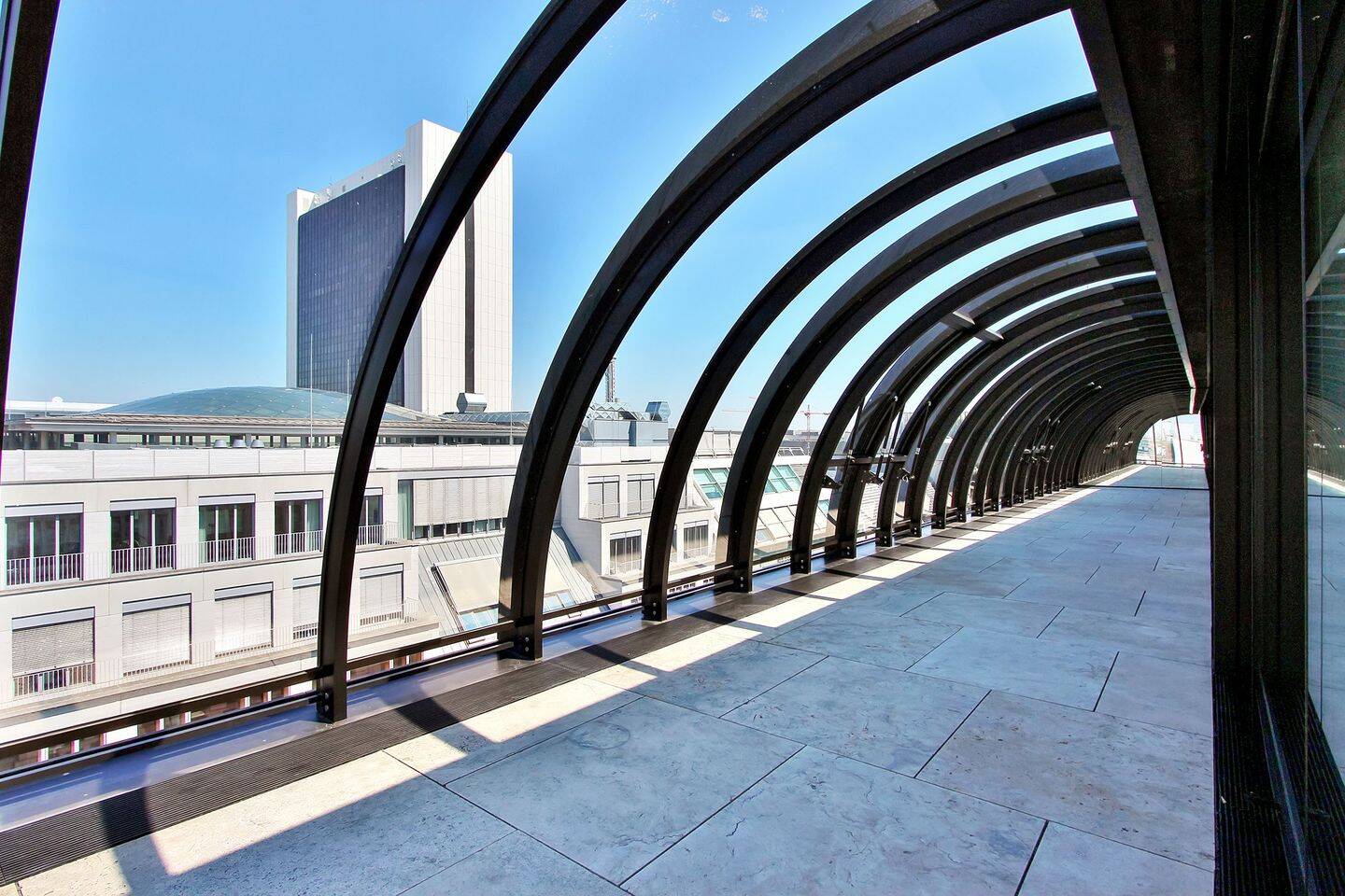 Über den Dächern der Friedrichstadt: Weitläufiges Penthouse im Upper Eastside Berlin, 10117 Berlin (Mitte)