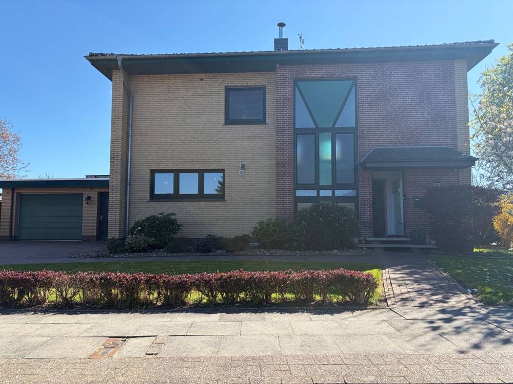 Geräumiges Einfamilienhaus mit Garage in beliebter Wohnlage, 26954 Nordenham