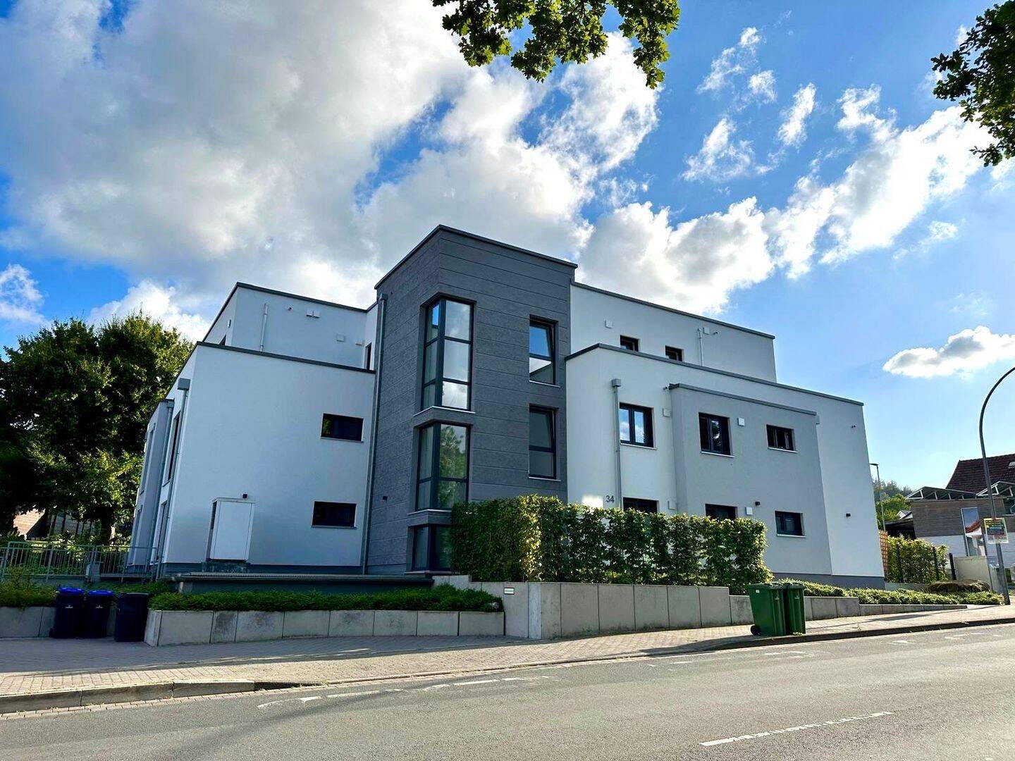 Stilvolle 2,5-Zimmer-Wohnung mit Balkon in Detmold-Hiddesen, 32760 Detmold