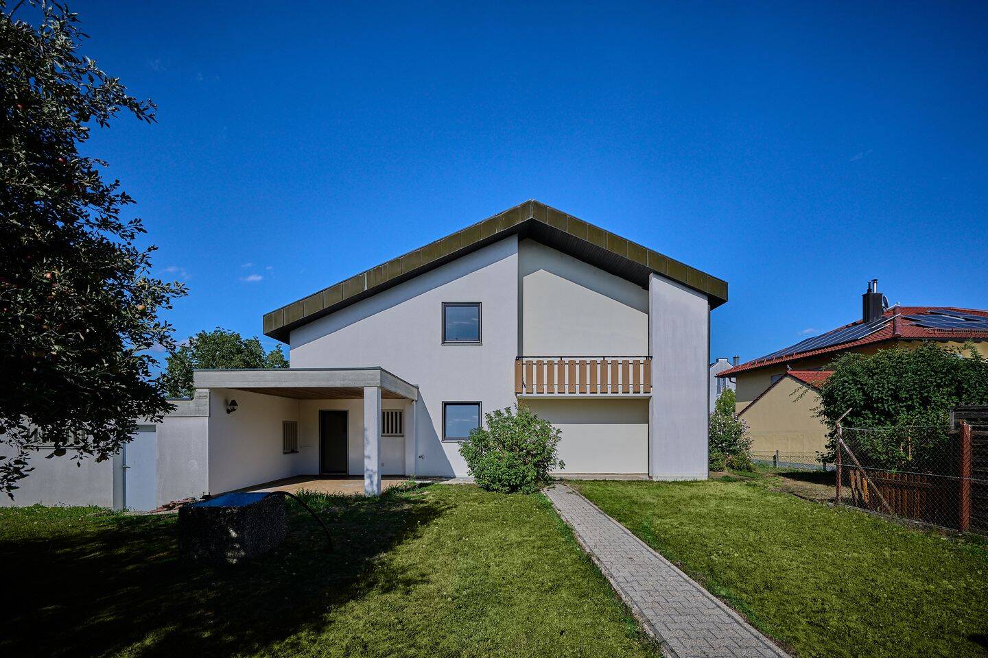 Raumangebot in Straubing: Familienhaus mit 249 m² Wohnfläche auf 884 m² Grund, 94315 Straubing