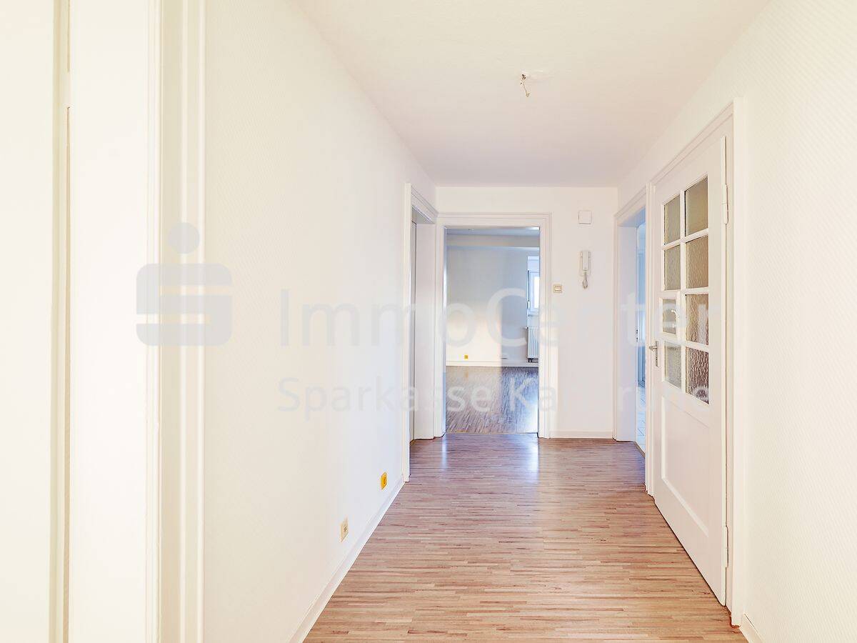 Bezugsfrei in Karlsruhe-Knielingen: Helle 3-Zimmer-Wohnung mit Garage, 76187 Karlsruhe (Knielingen Maxau Mühlburg Nordweststadt)