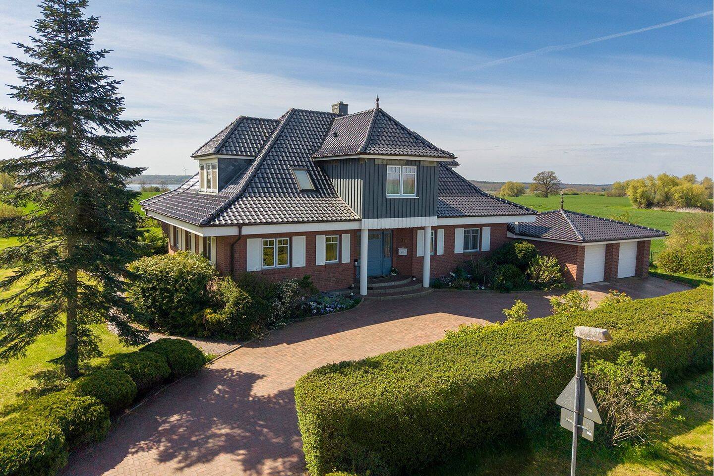 Architektenhaus in idyllisch Lage mit Seeblick, 23942 Dassow