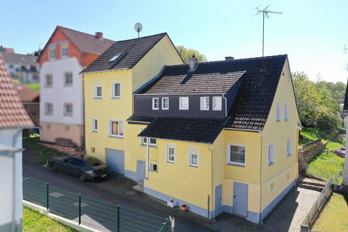 Gemeinsam unter einem Dach – Großzügiges Mehrgenerationen-Wohnhaus mit 213 m² in Freigericht-Horbach, 63579 Freigericht