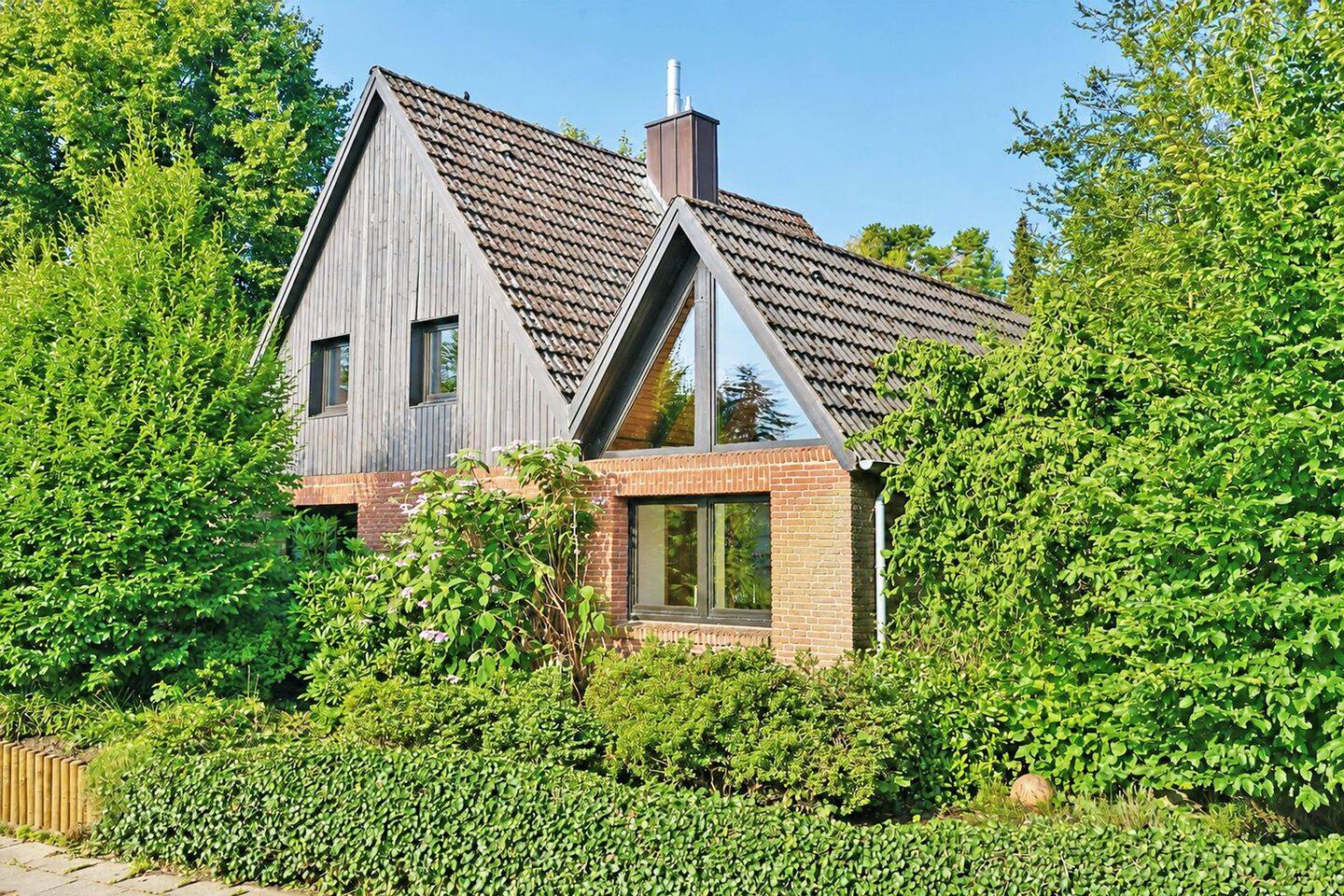 Wohnhaus mit eleganter Erweiterung und schönem Garten im Süden Hamburgs, 21149 Hamburg (Harburg Hausbruch Neugraben-Fischbek)