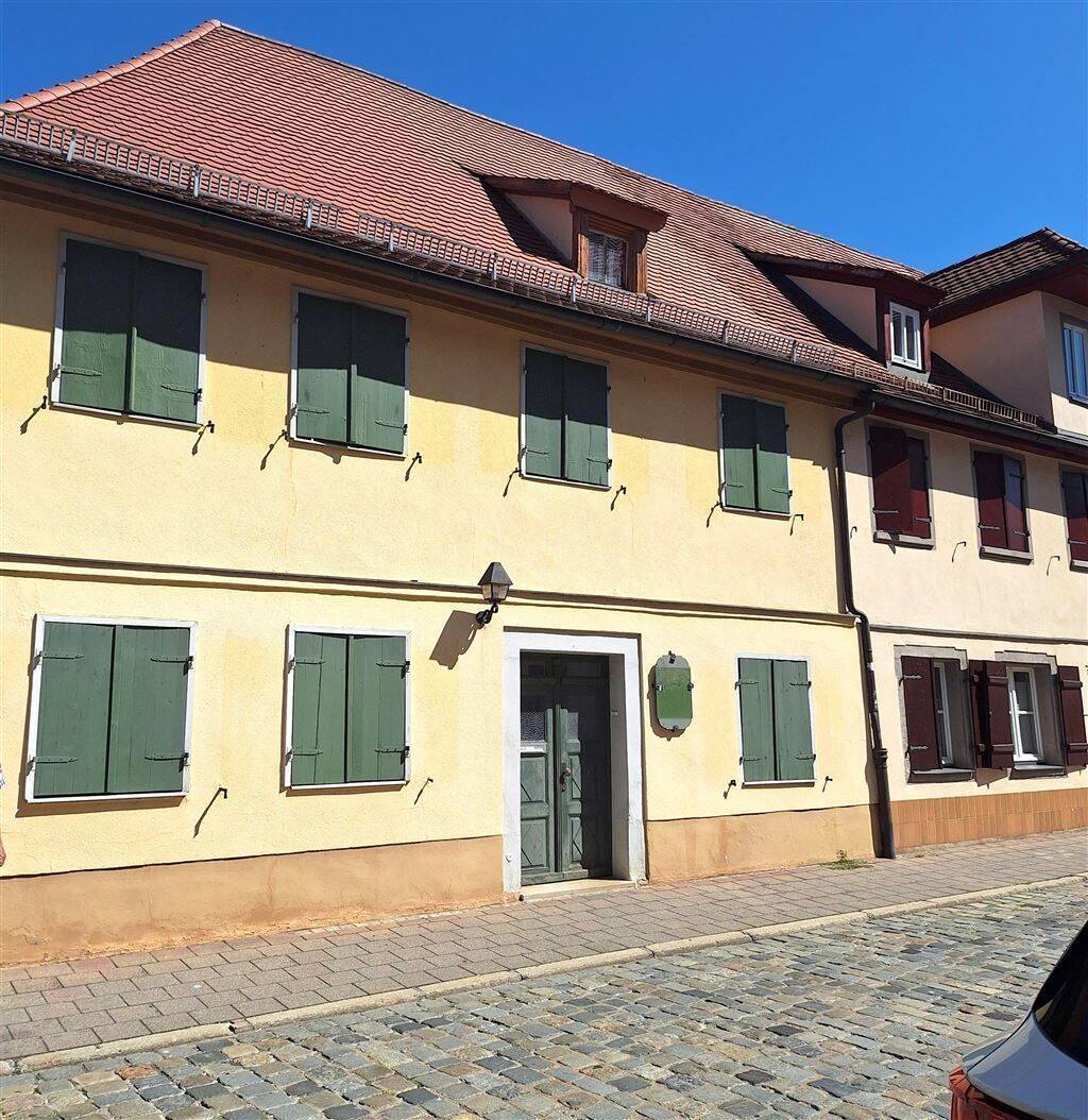 IM HERZEN VON WEIßENBURG! Top gepflegtes, denkmalgeschütztes Stadthaus mit Charme!, 91781 Weißenburg i. Bay.
