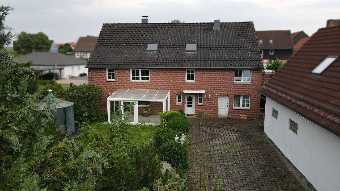 Außergewöhnlich viel Platz für die Familie – charmantes Fachwerkhaus mit großem Grundstück, 31079 Sibbesse (Adenstedt)