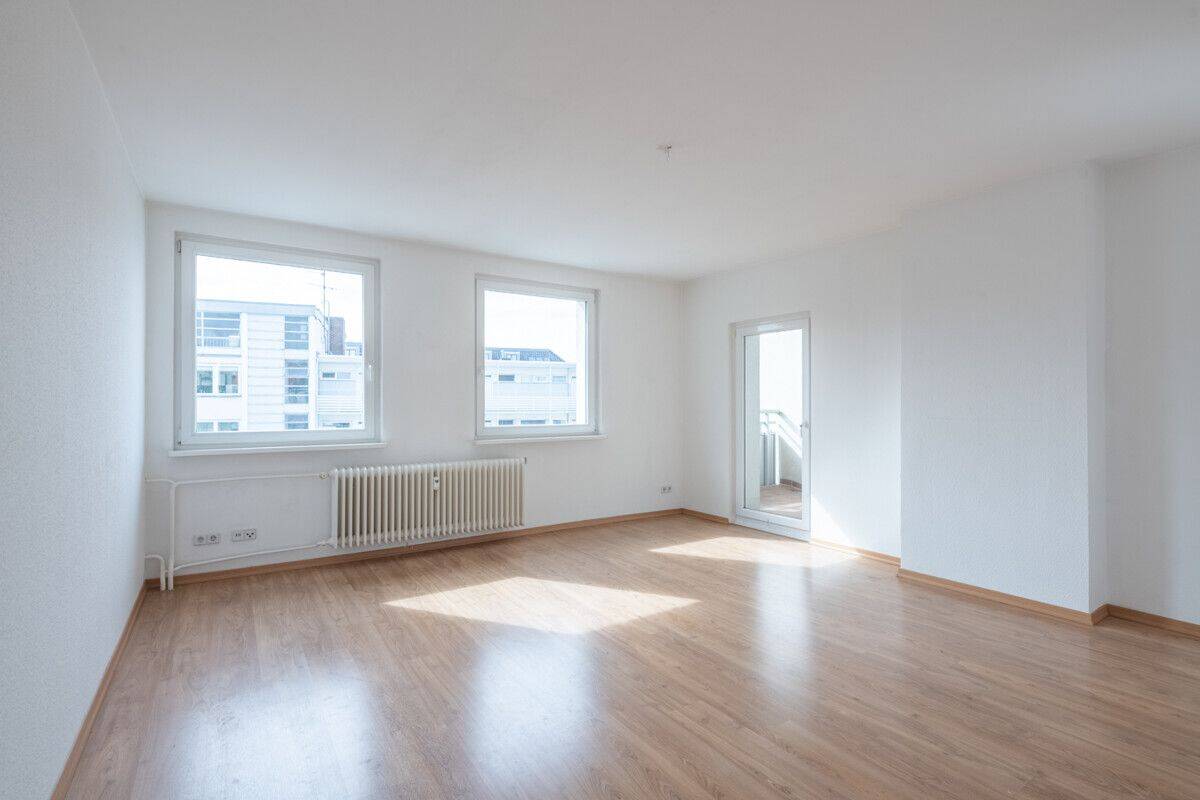 City-West zum Wohlfühlen: 3 Zimmer mit sonniger Süd-West-Loggia, Aufzug & Tageslichtbad, 10629 Berlin (Charlottenburg-Wilmersdorf Charlottenburg)