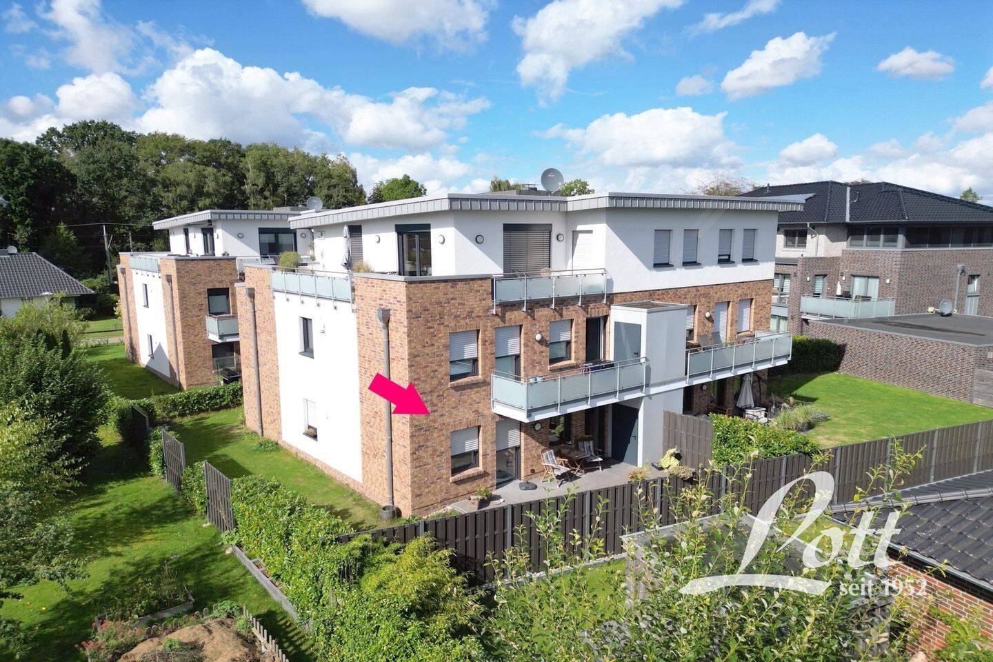 **Neuwertige Erdgeschosswohnung mit Terrasse und Garten in Augustfehn – direkte Bahnhofsnähe!**, 26689 Apen
