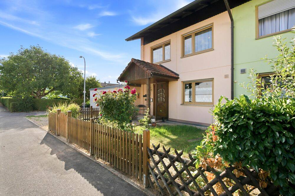 Viel Platz in Steinen: 5-Zi-Reihenendhaus, 171 m², Balkon, Garage & Stellplatz, 79585 Steinen