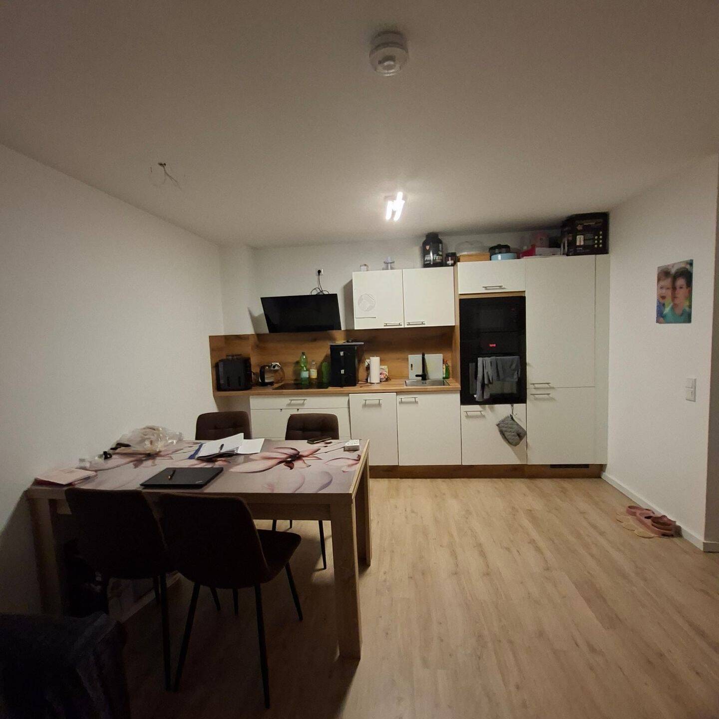 Großzügige und Helle 2-Zi-Wohnung mit Balkon – Wichtig nur mit Wohnberechtigungsschein Stufe 2 anzumieten, 90547 Stein